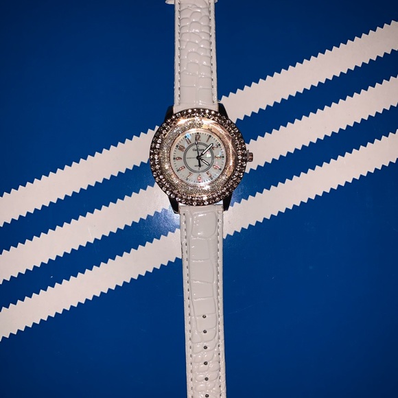 Quartz Watch - Picture 1 of 2